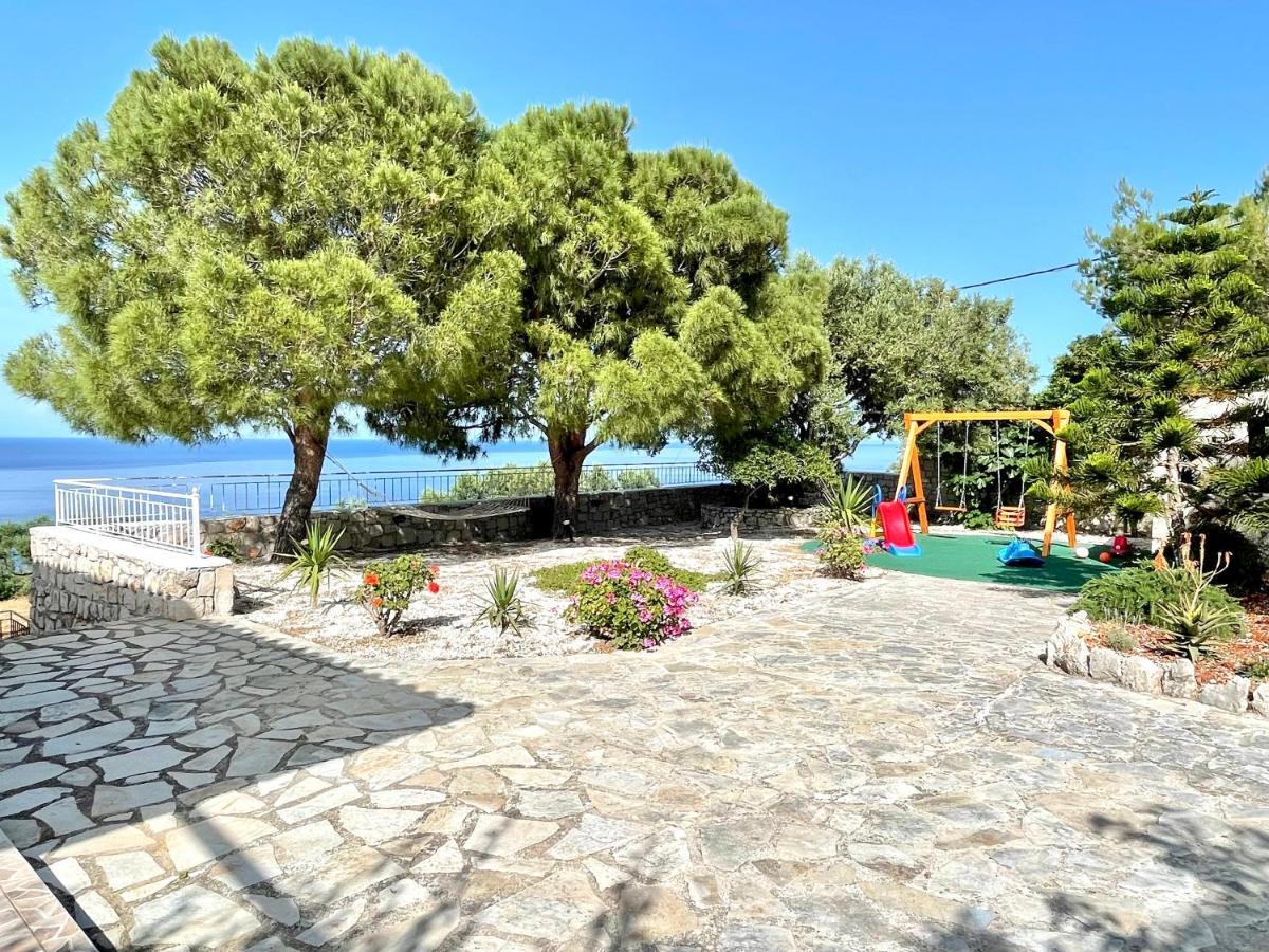 Villa Meganisi Agios Nikolaos  Eksteriør bilde